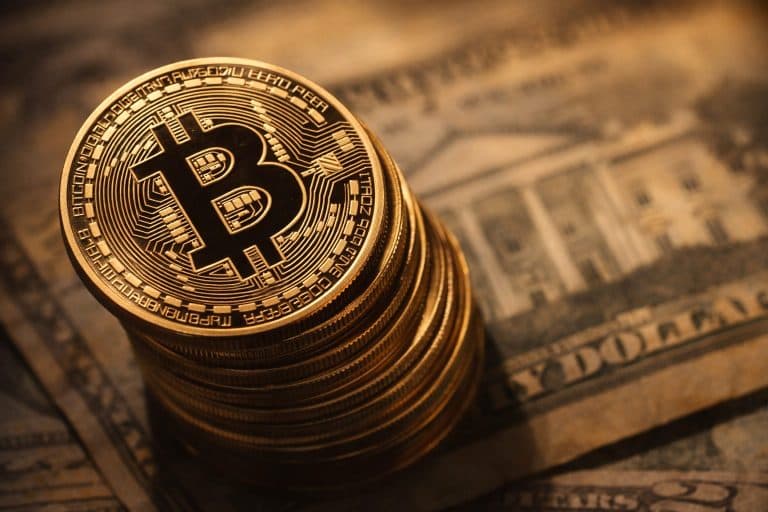 Precio de Bitcoin hoy: BTC cae por debajo de $ 66,000 a medida que pesan las salidas de ETF, el vencimiento de opciones y las tensiones en Medio Oriente