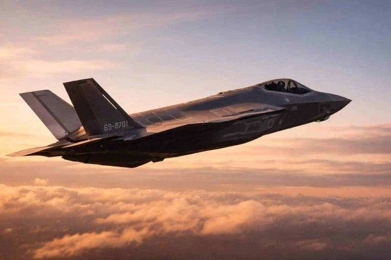Freno al megacontrato: Lockheed Martin congela conversaciones directas con India por el caza F-35